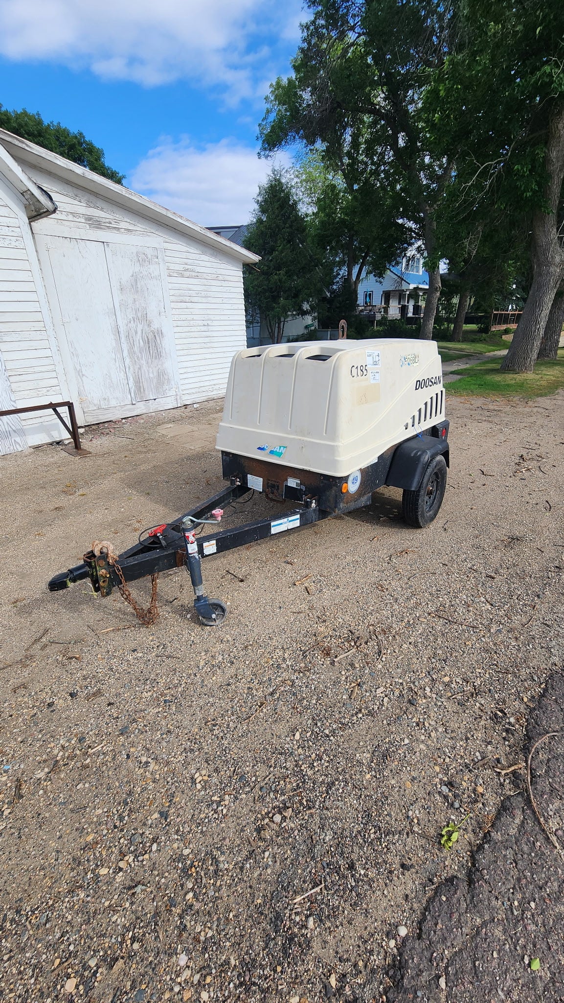 Doosan 185 CFM Air Compressor - used