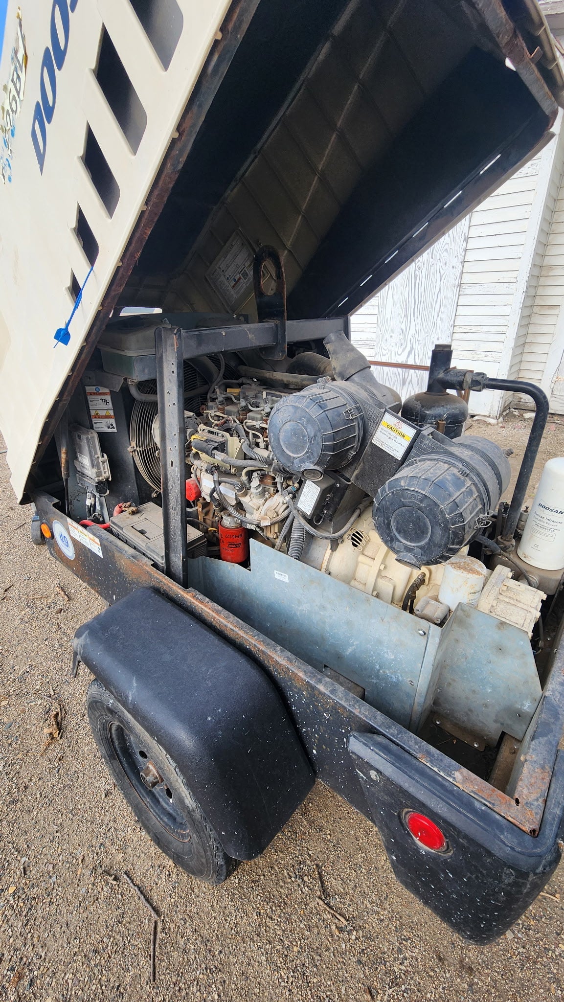 Doosan 185 CFM Air Compressor - used