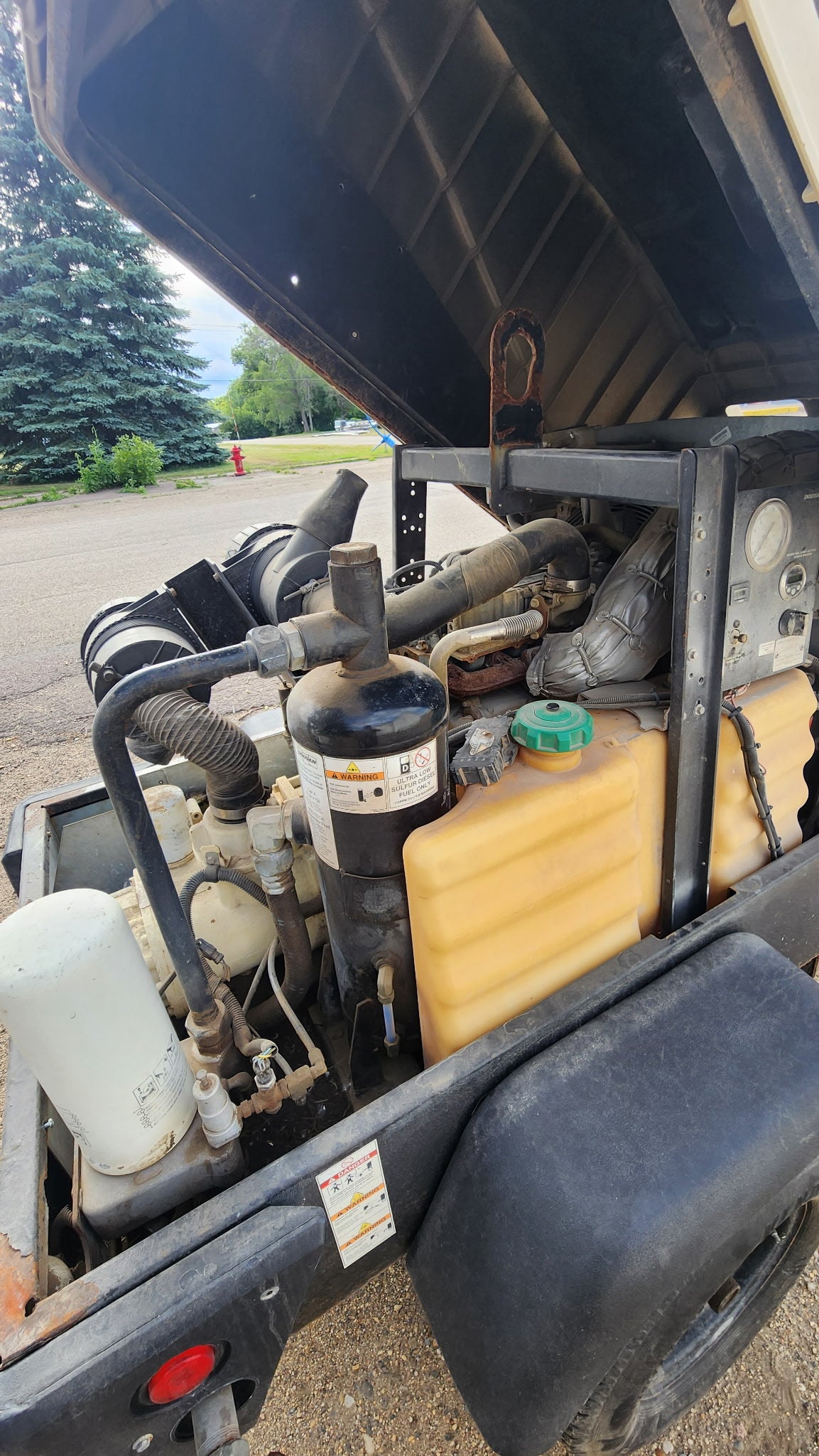 Doosan 185 CFM Air Compressor - used