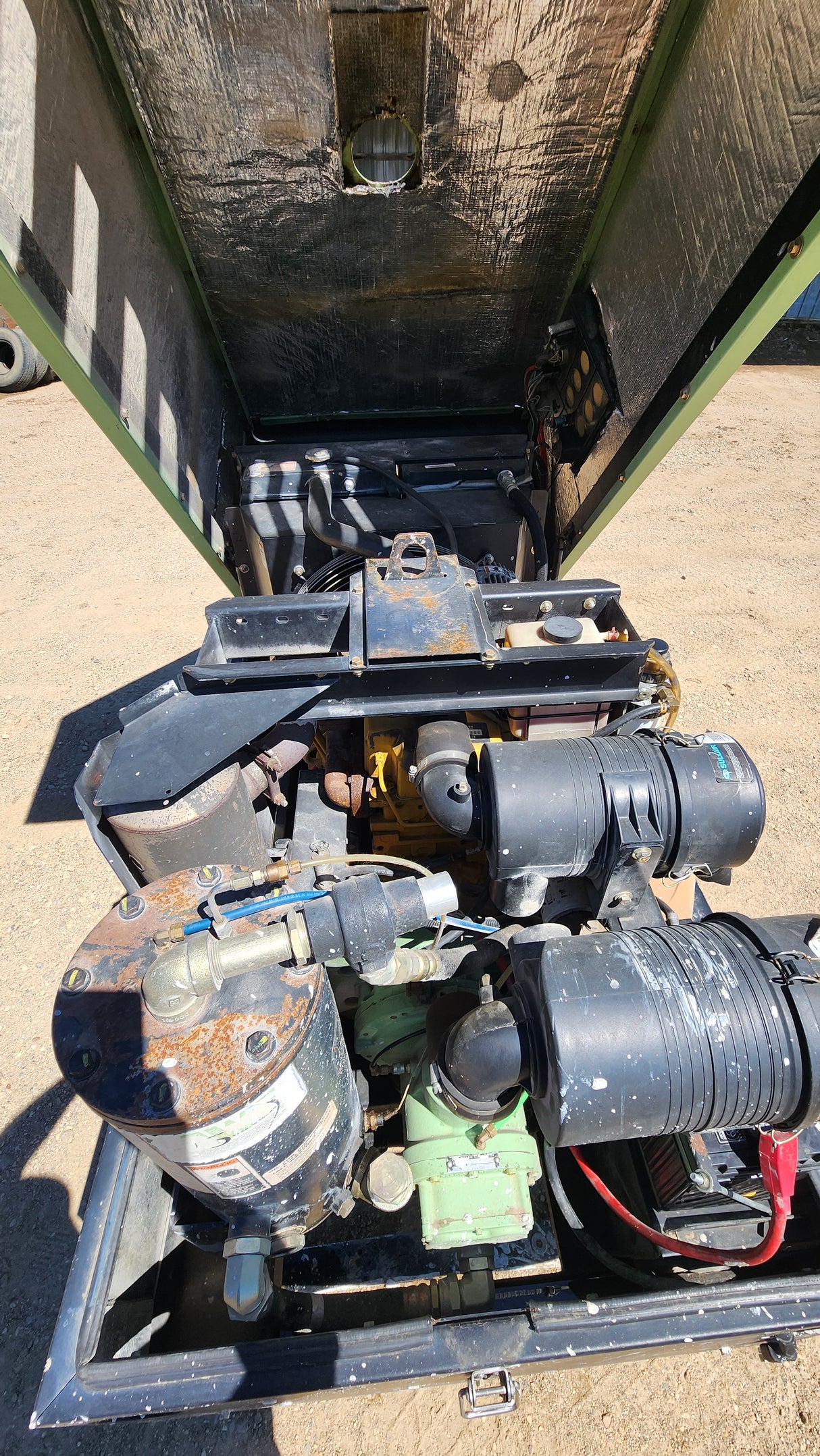 Sullair 185 CFM Air Compressor Stationary - used