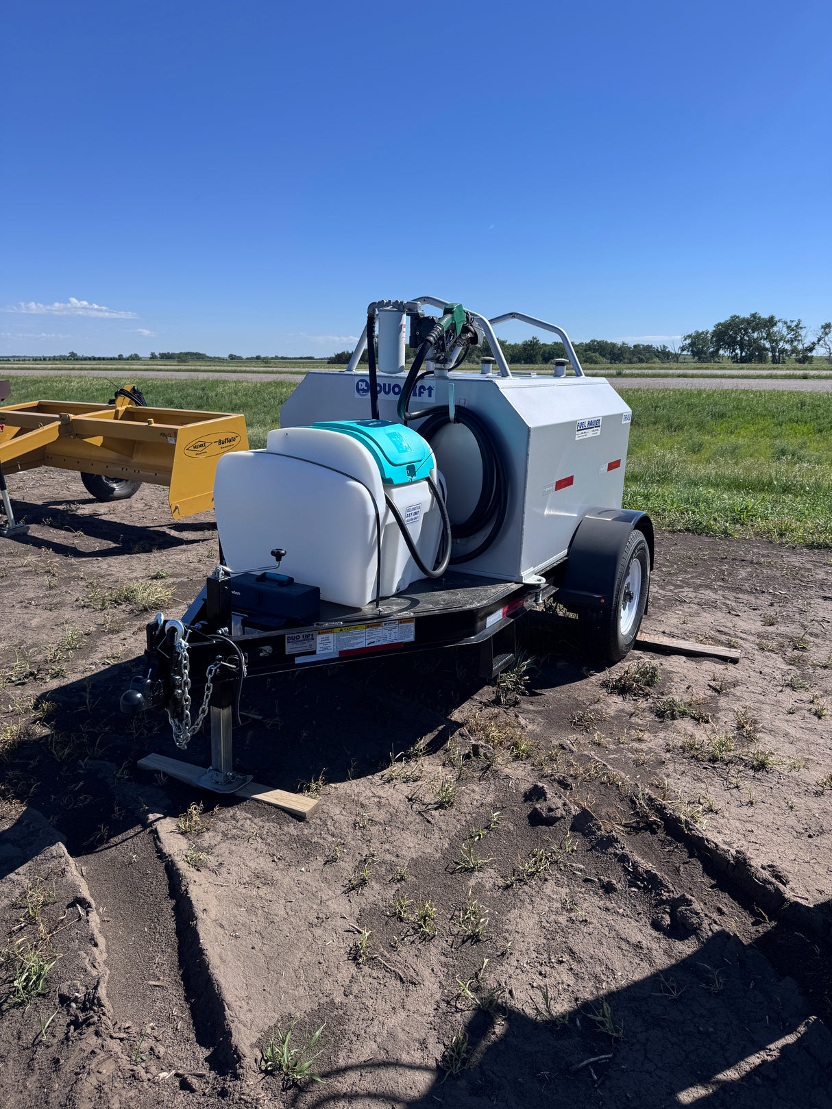 Duo Lift 545 Gallon Fuel & DEF Trailer
