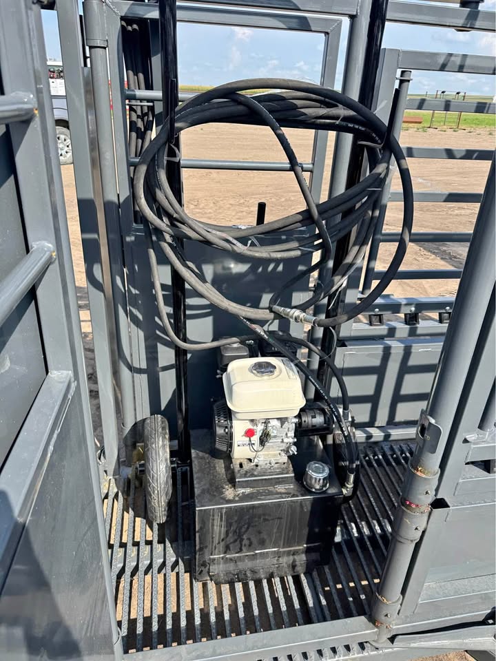 Palco 12’ Hydraulic Chute