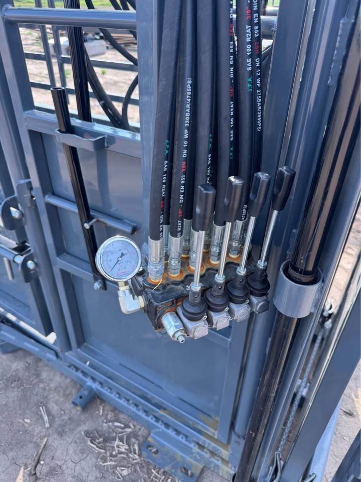 Palco 12’ Hydraulic Chute