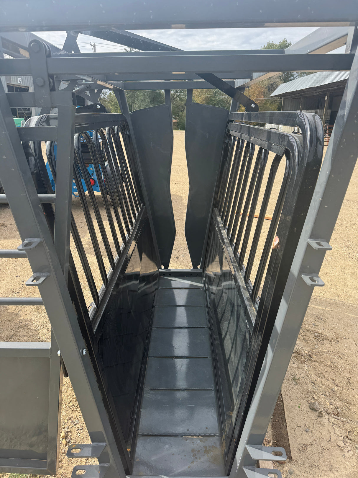 Palco 8’ Manual Squeeze Chute