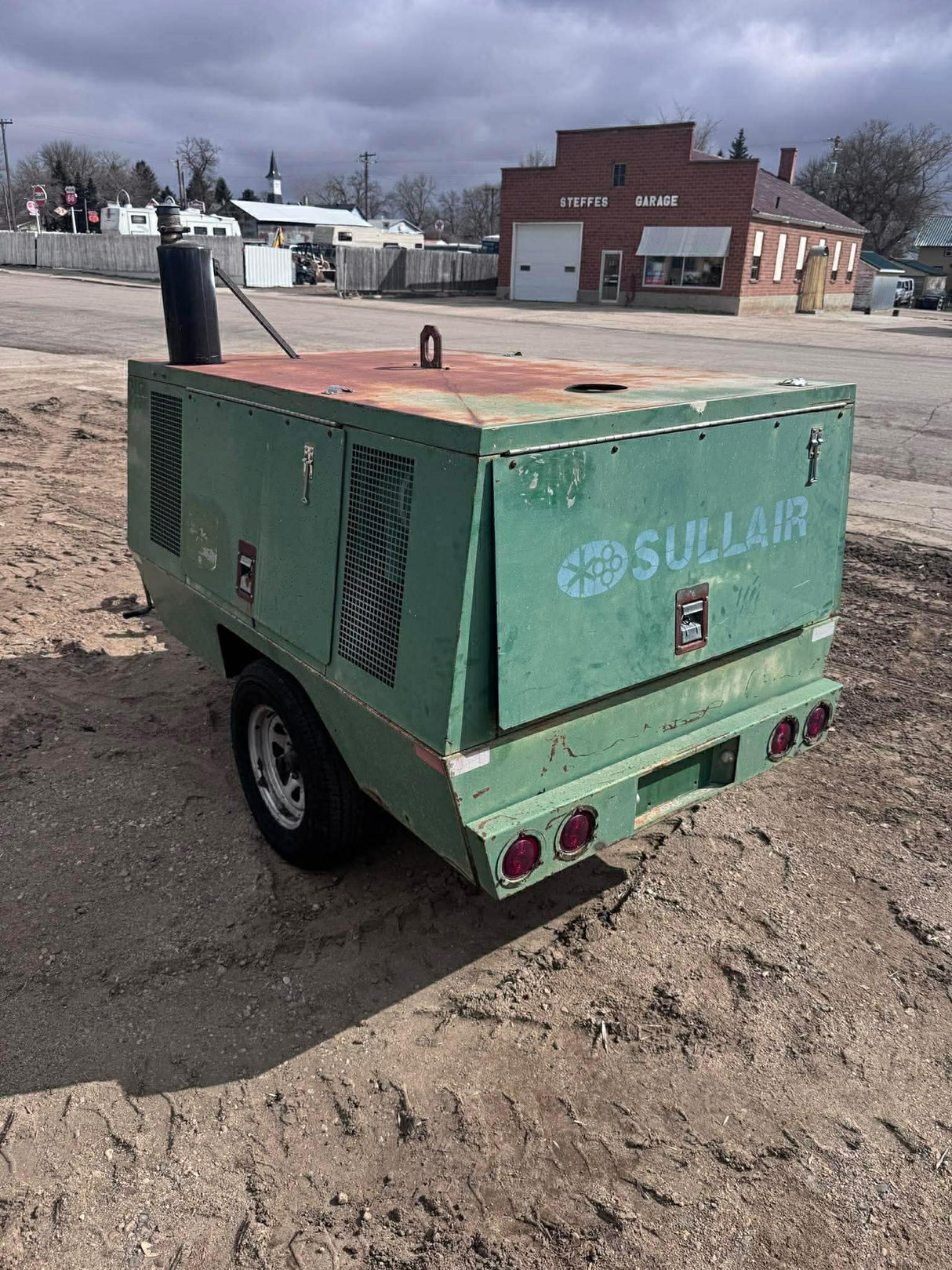 Sullair 185 CFM Air Compressor- used