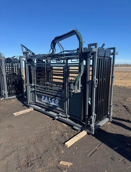 PALCO Hydraulic Chute for Livestock