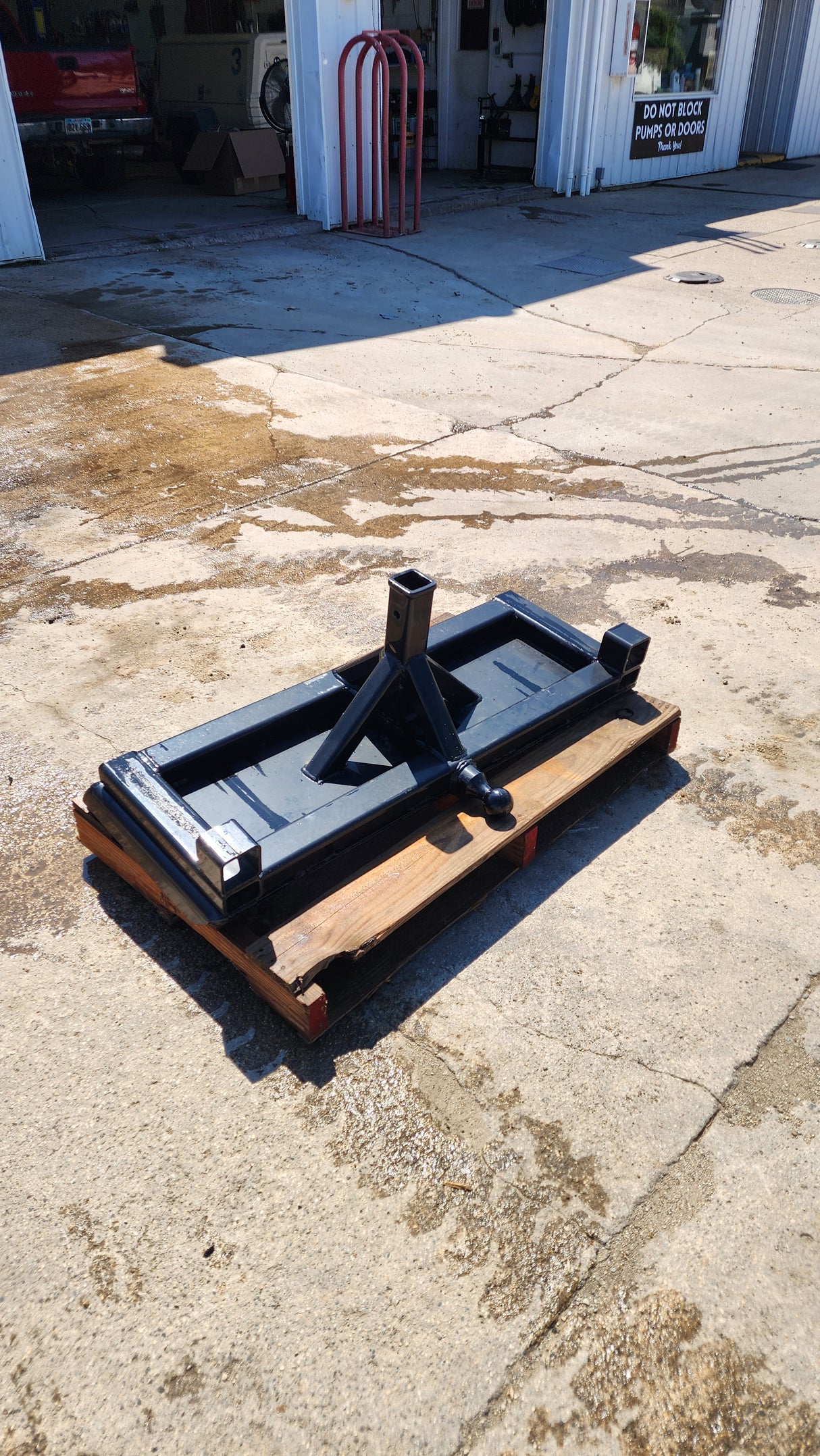 Skid Steer Hitch Plate