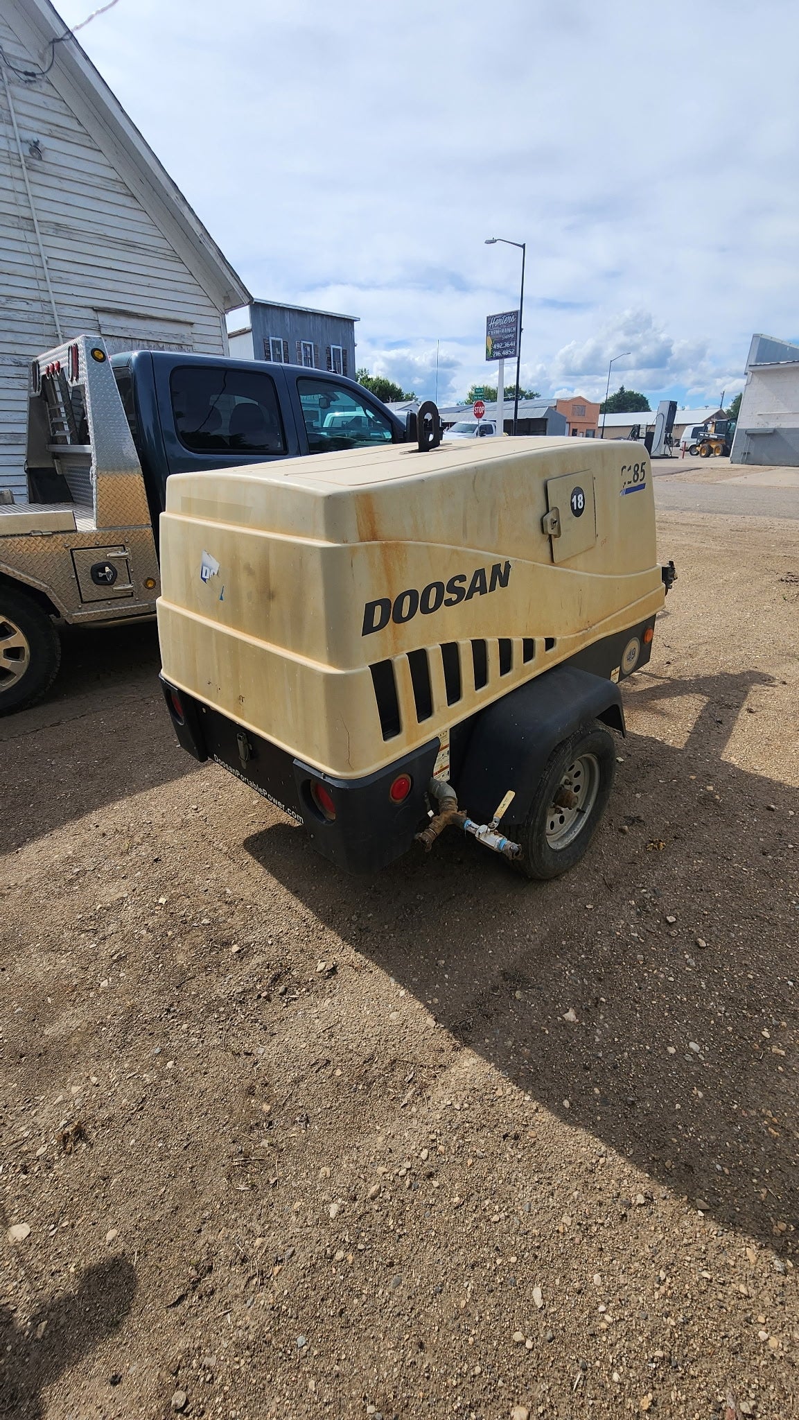 Doosan 185 CFM Air Compressor- used