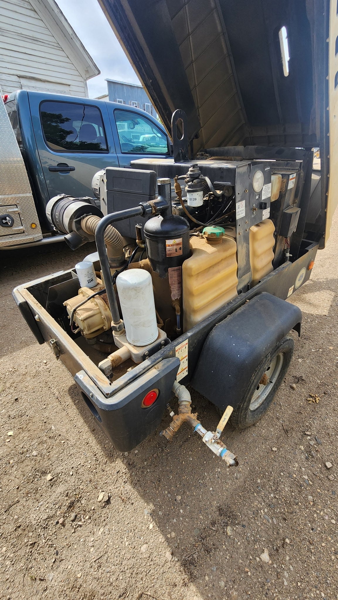Doosan 185 CFM Air Compressor- used