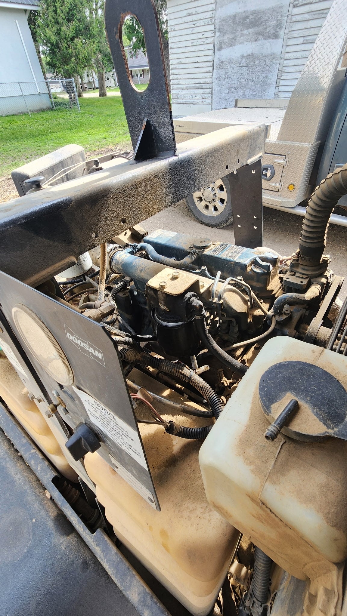Doosan 185 CFM Air Compressor- used