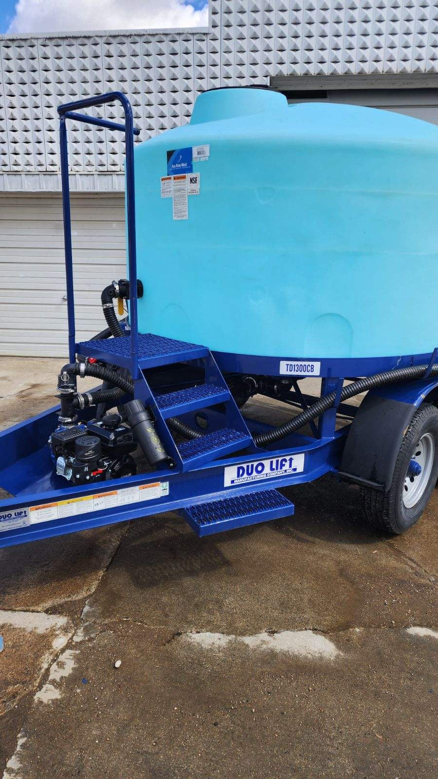 Duo-Lift 1300 gallon cone bottom tank trailer