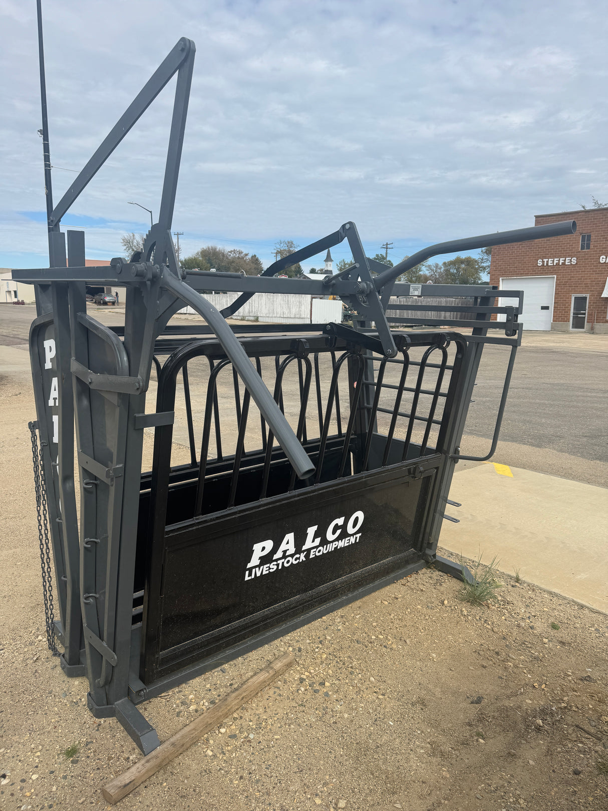 Palco 8’ Manual Squeeze Chute