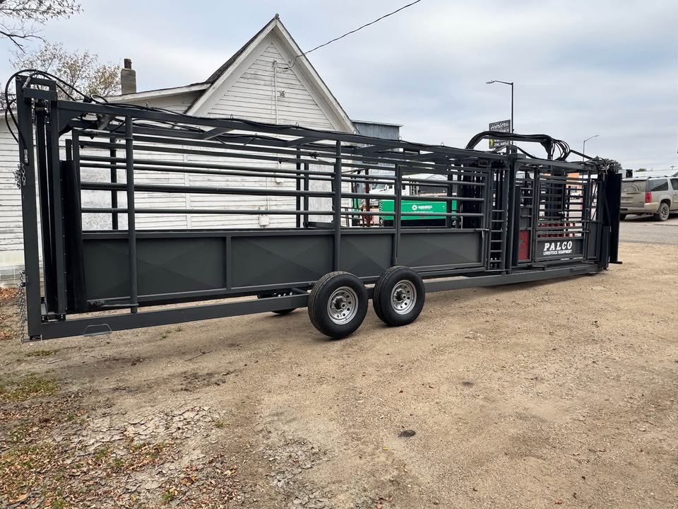 Palco Portable Hydraulic Chute and Alleyway